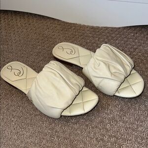 Sam Edelman Elegant Cream Women's Slide Sandals sz 4 Like New